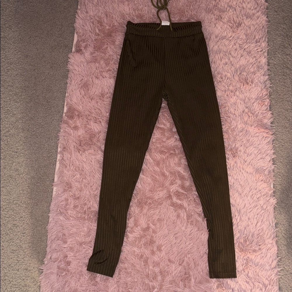 Olive Ribbed Two-Piece Set - Picture 4 of 5
